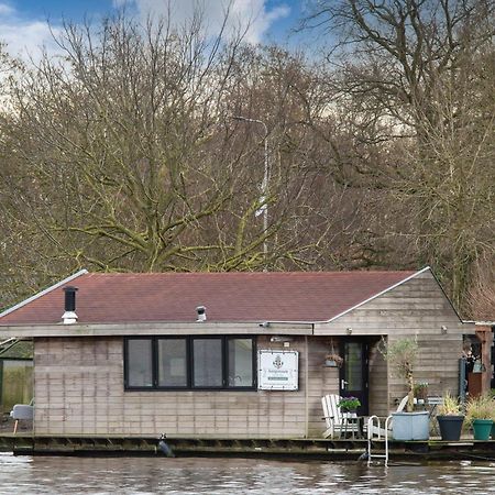 Aangenaam Op De Rijn, Woonboot, Inclusief Prive Sauna Алфен ан ден Рейн Екстериор снимка