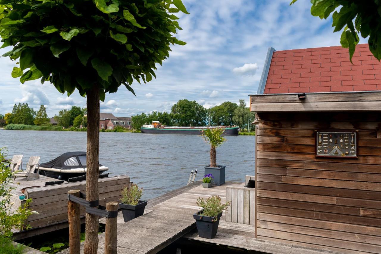 Aangenaam Op De Rijn, Woonboot, Inclusief Prive Sauna Алфен ан ден Рейн Екстериор снимка