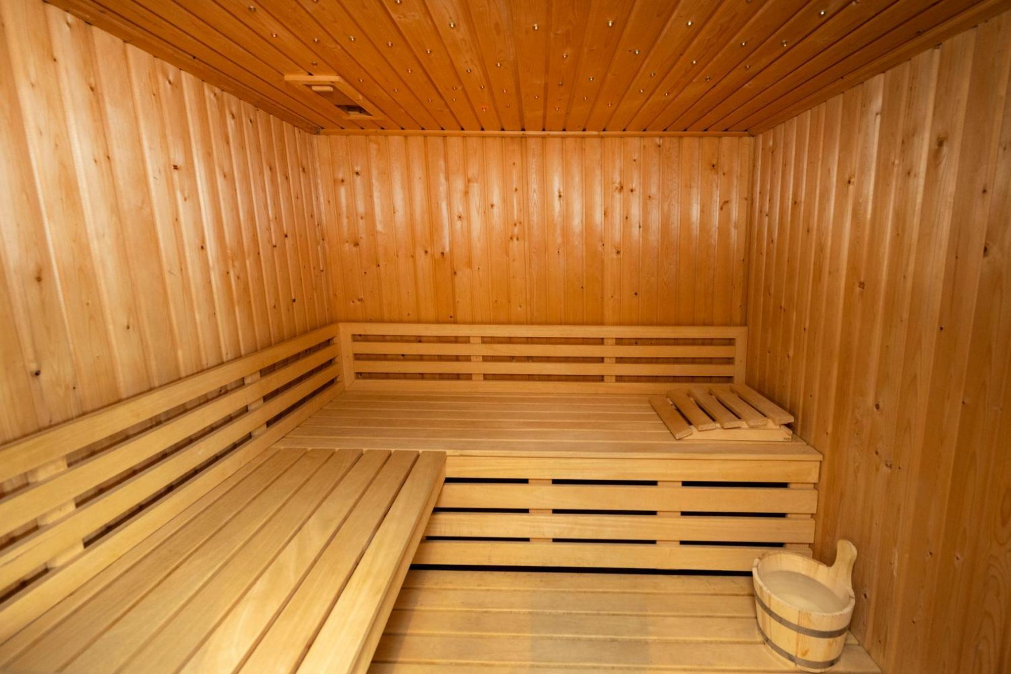 Aangenaam Op De Rijn, Woonboot, Inclusief Prive Sauna Алфен ан ден Рейн Екстериор снимка